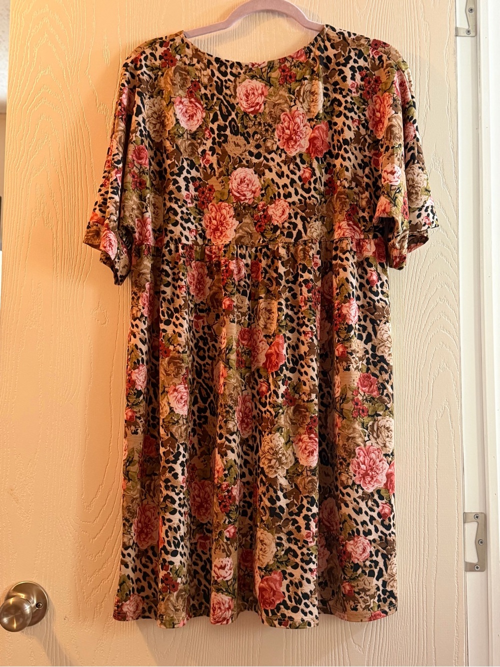 Dear Scarlett Floral and Leopard Print dress-Tan,Black,Pink. Wrinkle resistant. - Picture 3 of 4